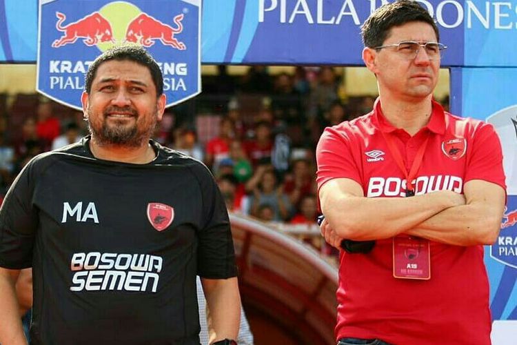 CEO PSM Makassar Munafri Arifuddin (kiri) dan Darije Kalezic, saat menyaksikan pertandingan PSM kontra Kalteng Putra.