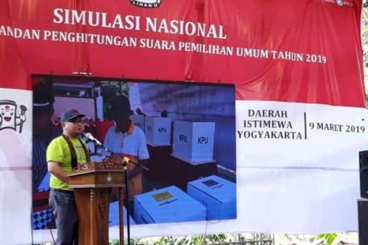 Ketua Divisi Teknis KPU RI, Ilham Saputra, ditemui disela simulasi nasional pemungutan dan penghitungan suara pemilu Tahun 2019, Dusun Kembang Putihan, Desa Guwosari, Kecamatan Pajangan, Bantul, Sabtu (9/3/2019).