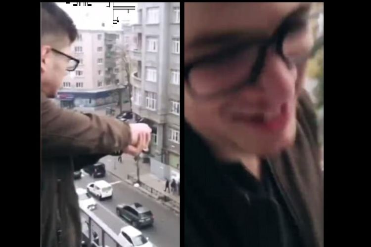 Potongan video pemuda yang melakukan penembakan di Ukraina dan ekspresi pelaku yang sedang tersenyum.