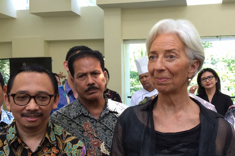Managing Director International Monetary Fund (IMF) Christine Lagarde saat ditemui pewarta di Nusa Dua, Bali, Jumat (2/3/2018). Lagarde bersama rombongan memastikan Indonesia dan Bali sudah siap untuk pelaksanaan annual meeting IMF-World Bank 2018 yang akan diselenggarakan di Nusa Dua pada Oktober 2018 mendatang.
