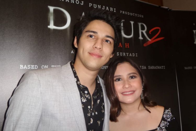 Pasangan kekasih Maxime Bouttier dan Prilly Latuconsina di saat menghadiri screening film Danur 2: Maddah di XXI Epicentrum, Kuningan, Jakarta Selatan, Kamis (22/3/2018).