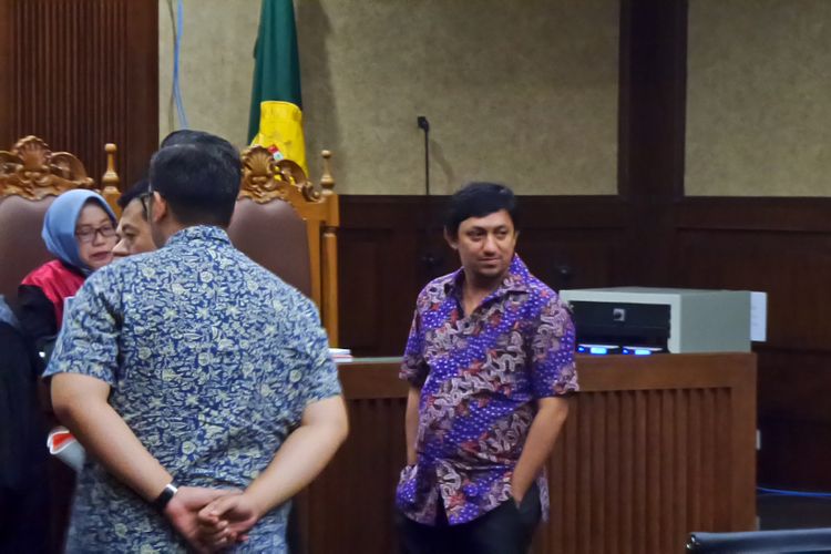 Fahd El Fouz menjadi terdakwa di Pengadilan Tindak Pidana Korupsi Jakarta, Kamis (27/7/2017). Fahd didakwa korupsi dalam pengadaan Al Quran di Kementerian Agama.