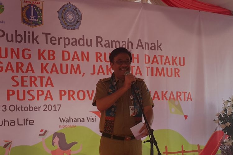 Gubernur DKI Jakarta Djarot Saiful Hidayat meresmikan RPTRA Jaka Teratai Kelurahan Jatinegara Kaum, Pulogadung, Jakarta Timur, Selasa (3/10/2017).