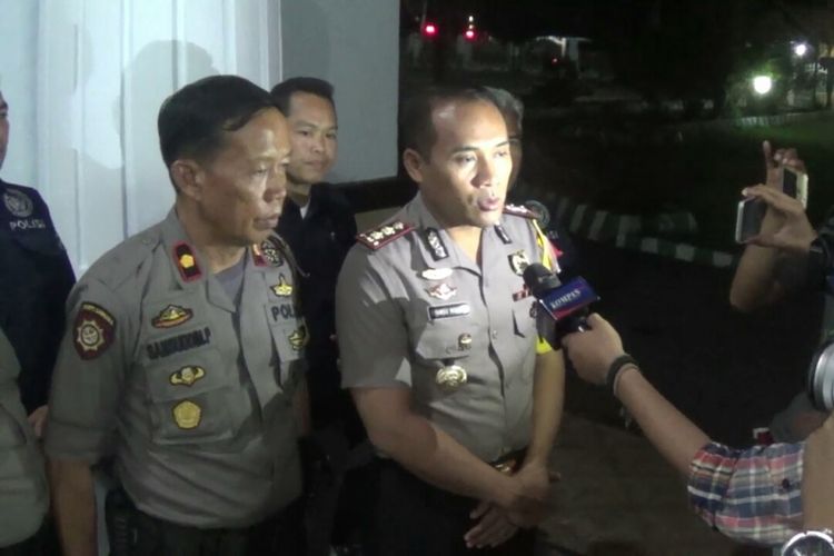 Aparat kepolisian Polres Selayar, Sulawesi Selatan masih menyelidiki tragedi KM Lestari Maju, Kamis, (5/7/2018).