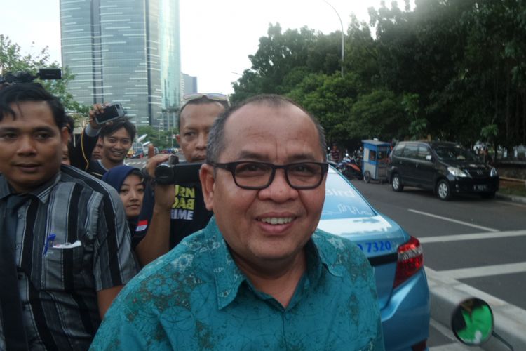 Sekretaris Daerah Kota Dumai Muhammad Nasir seusai diperiksa di Gedung KPK Jakarta, Kamis (5/10/2017).