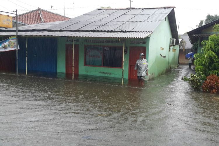 Genangan air yang terjadi di sebagian wilayah Kabupaten Cilacap, Jawa Tengah akibat hujan ekstrim yang terjadi sejak Sabtu (7/9/2017) dini hari.