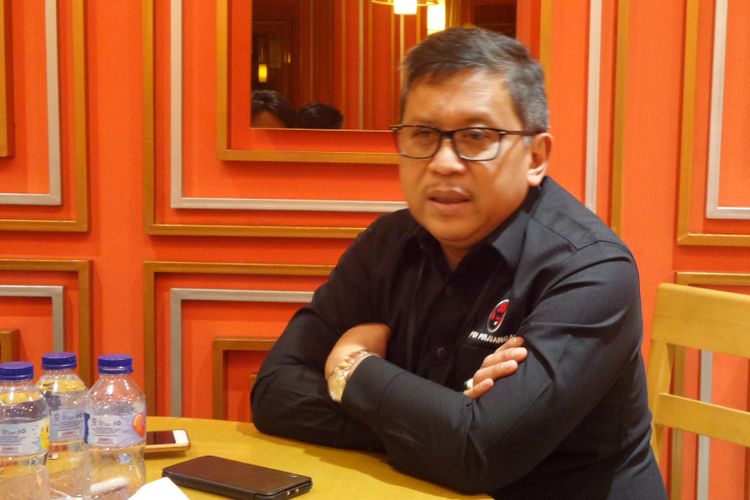 Sekretaris Jenderal PDI Perjuangan Hasto Kristiyanto di kantor DPP PDI-P, Jakarta, Sabtu (28/10/2017).