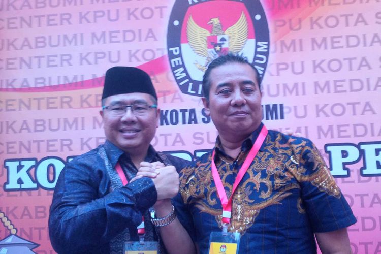 Bakal paslon Pilkada Kota Sukabumi Dedi R Widjaja (kiri).dan.Hikmat.Nuristawan (kanan)saat konferensi pers di KPU Kota Sukabumi,Jawa Barat, Rabu (10/1/2018).