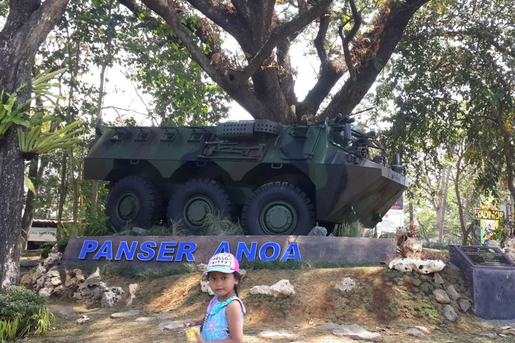Monument Panser Anoa 6×6 yang ada di pojok Taman Trunojoyo, Kota Malang, Minggu (19/8/2018)