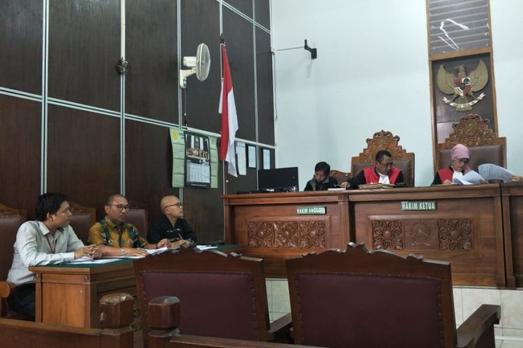 Suasana sidang gugatan penghentian penjaminan obat kanker Trastuzumab atau Herceptin di Pengadilan Negeri Jakarta Selatan, Selasa (21/8/2018). Presiden Joko Widodo (Jokowi) atau perwakilannya tidak menghadiri sidang tersebut sehingga sidang ditunda hingga 4 September 2018.