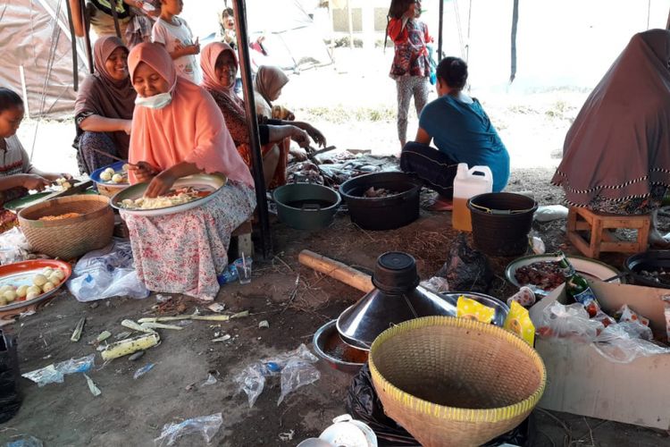 Suasana Dapur Umum di Posko Samsung Peduli Lombok