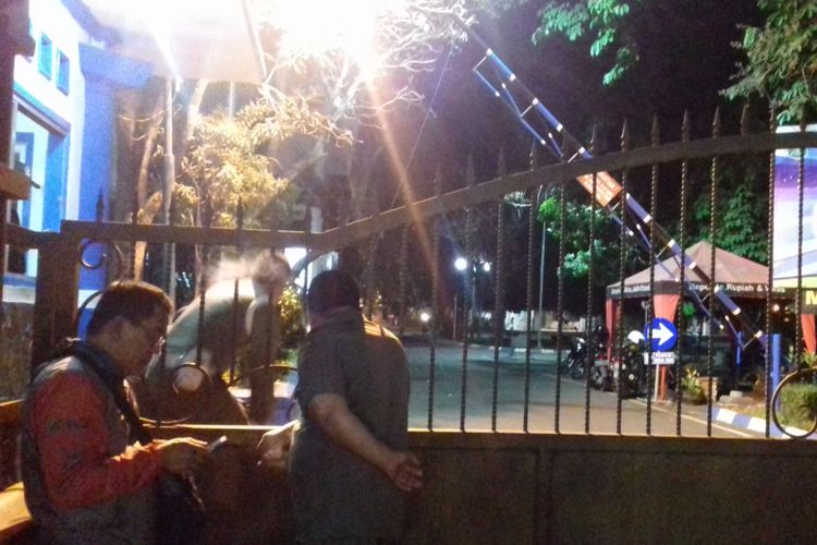Pintu gerbang Pendopo Agung Kabupaten Malang, Senin (8/10/2018) malam