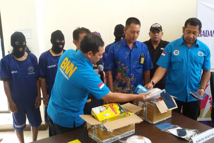 Barang bukti sabu seberat 1,2 kilogram dan empat tersangka diamankan petugas BNN Kepulauan Bangka Belitung.