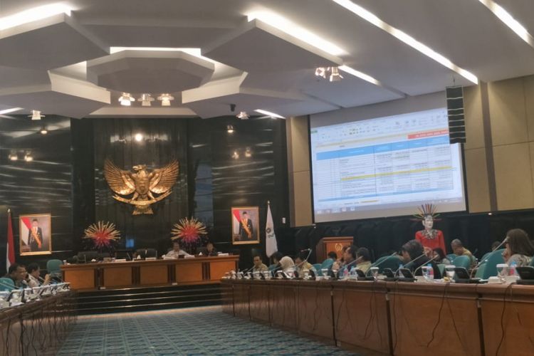 Rapat Badan Anggaran (Banggar) DPRD DKI Jakarta bersama Pemprov DKI Jakarta di Gedung DPRD DKI Jakarta, Jalan Kebon Sirih, Jakarta Pusat, Senin (26/11/2018).