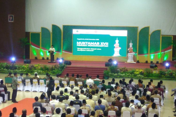 Ketua Umum Pimpinan Pusat Pemuda Muhammadiyah, Dahnil Anzhar Simanjuntak saat pembukaan Muktamar Pemuda Muhammadiyah XVII di Sportorium Universitas Muhammadiyah Yogyakarta, Senin (26/11/2018) 