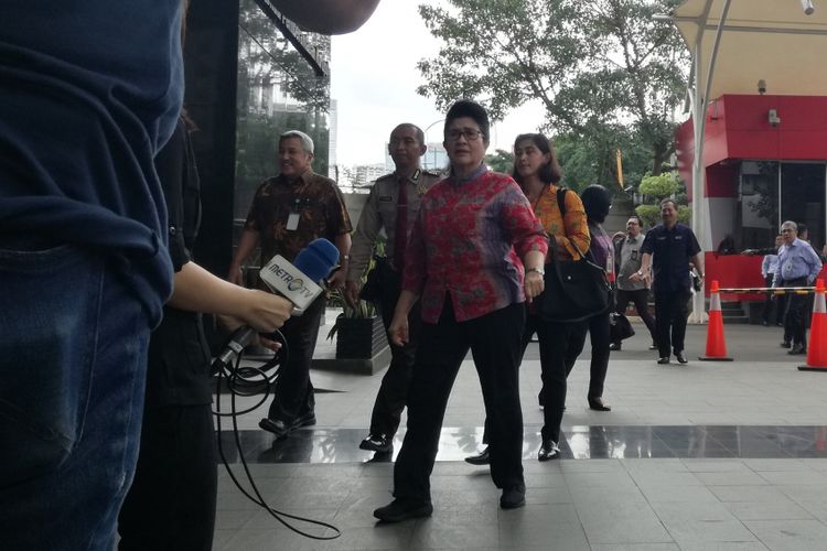 Menteri Kesehatan Nila F Moeloek mendatangi gedung Merah Putih Komisi Pemberantasan Korupsi (KPK), Jakarta, Rabu (16/1/2019). Nila tiba di gedung KPK sekitar pukul 09.55 WIB.