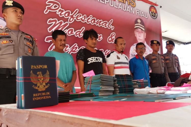 Direktorat Reserse Kriminal Khusus (Ditreskrimsus) Polda Kepri kembali berhasil mengamankan 39 pekerja migran Indonesia ilegal yang akan dikirim ke Malaysia via jalur Singapura.