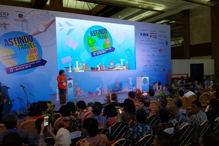 Ketua umum Astindo, Elly Hutabarat membuka pameran wisata Astindo Travel Fair di Jakarta Convention Center, Jakarta, Jumat (22/2).