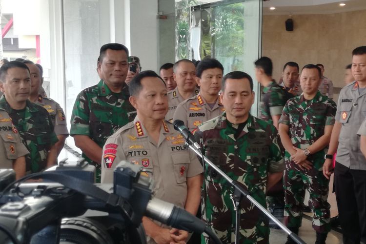 Kapolri Jenderal Polisi Tito Karnavian usai mengikuti rapat koordinasi nasional pengamanan Pemilu 2019, di Perguruan Tinggi Ilmu Kepolisian (PTIK), Jakarta, Kamis (13/9/2018)