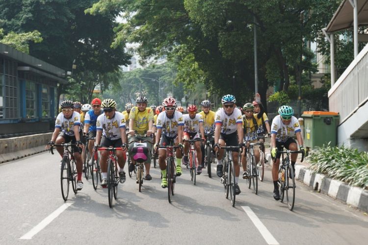 Kementerian Pekerjaan Umum dan Perumahan Rakyat (PUPR) menggelar kegiatan sepeda santai yang diikuti Aparatur Sipil Negara (ASN) Kementerian PUPR pada Minggu (25/11/2018)