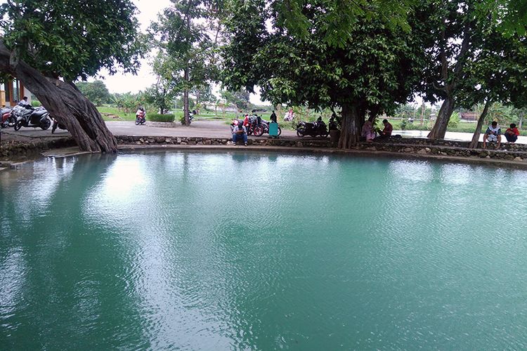 Wisata Banyu Biru yang berada di Desa Lowayu, Kecamatan Dukun, Gresik.