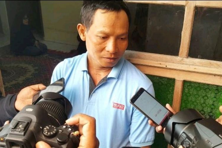 Adik dari Herjuno,  Rifqi Jauhari saat ditemui di rumah orang tuanya di Dusun Nogosari 1, Desa Bandung, Kecamatan Playen, Gunungkidul, Yogyakarta Selasa (30/10/2018)