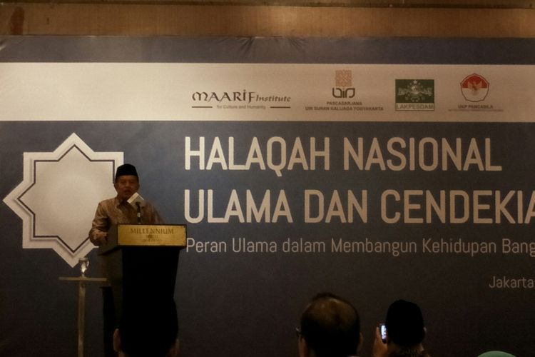 Wakil Presiden Jusuf Kalla ketika membuka acara Halaqah Nasional Ulama dan Cendekiawan di hotel Millenium, Jakarta Pusat, Kamis malam (16/11/2017). 