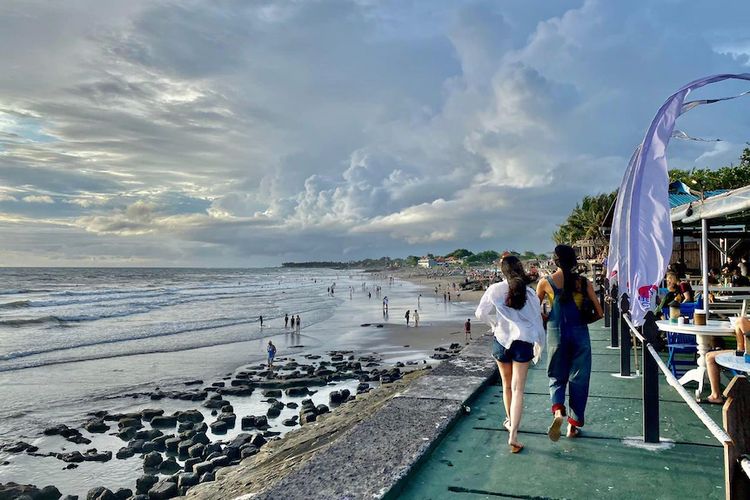 Pembatasan selama pandemi telah membuat perekonomian di Bali mengalami kesulitan dengan tidak adanya turis yang datang.