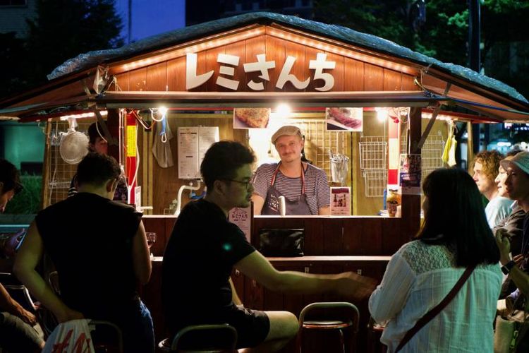 Yatai atau gerobak penjual makanan murah di Jepang.