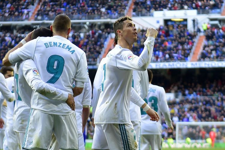 Cristiano Ronaldo merayakan gol Real Madrid ke gawang Deportivo Alaves pada pertandingan Divisi Primera La Liga di Stadion Santiago Bernabeu, Sabtu (24/2/2018). 