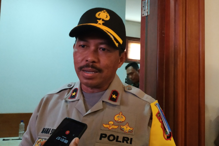 Kapolda NTB, Brigjen Polisi Nana Sudjana saat rapat pleno rekaputulasi KPU NTB.