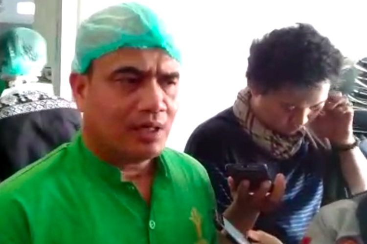 Dokter Forensik RS Bhayangkara Palembang dr Indra Sakti Nasution memberikan keterangan setelah melakukan otopsi terhadap penemuan jenazah seorang perempuan yang ditemukan tewas terpanggang di Kabupaten Ogan Ilir, Selasa (22/1/2019).