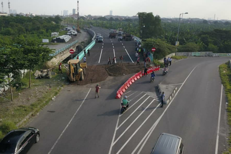 Dinas Perhubungan Kota Surabaya melakukan uji coba jalan MERR Gunung Anyar menuju Sidoarjo, Kamis (9/5/2019).