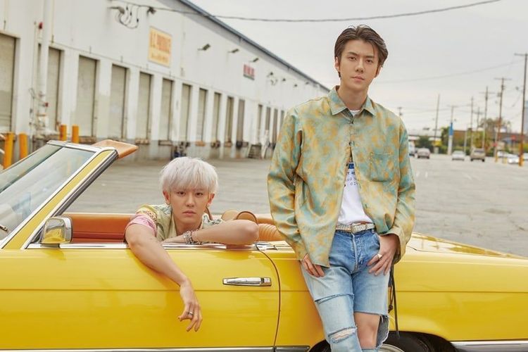 Unit terbaru boyband EXO, yakni EXO-SC yang terdiri dari Sehun (kanan) dan Chanyeol.