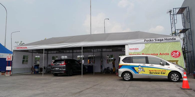 Posko mudik Honda di Rest Area KM57 Tol Jakarta-Cikampek