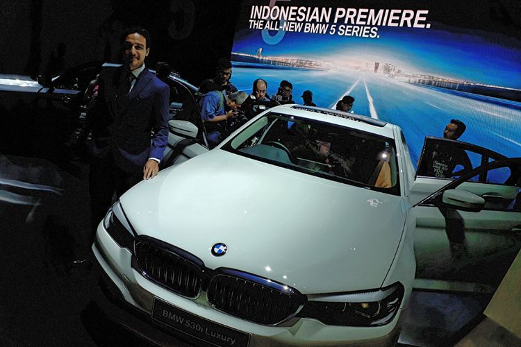 BMW Seri 5 terbaru dan Hamish Daud sebagai penggemarnya.