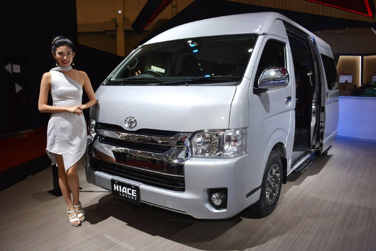 Toyota Hiace tipe Luxury meluncur di GIIAS 2017.