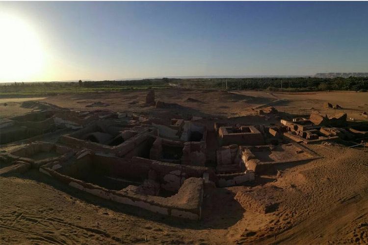 Lima makam kuno berusia sekitar 2.000 tahun di Bir esh-Shaghala