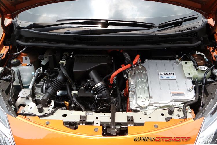 Nissan Note e-Power menggunakan mesin 1.2L dan motor listrik serta inverter.