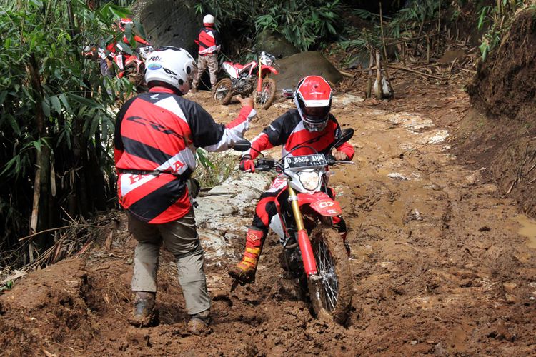 Test ride Honda CRF150L pada 14 - 15 November 2017.