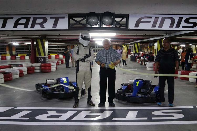 Arena gokar Speedy Karting kini resmi menggunakan lokasi baru di area parkir Plaza Semanggi lantai 8, Jakarta Selatan., Kamis (11/1/2018). Sebelumnya berada di Hanggar Teras, Pancoran, Jakarta Selatan, sejak 2001. 