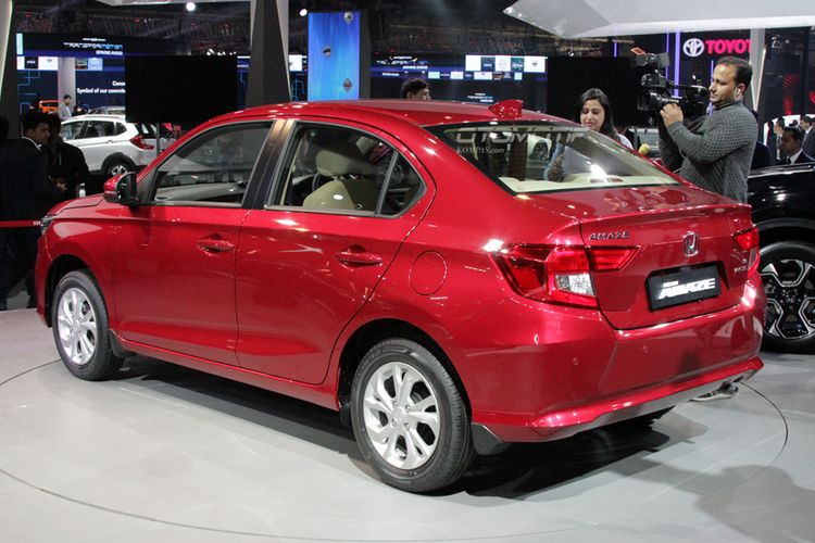 All-New Honda Amaze. Generasi kedua sedan Brio ini mendebut di Delhi Auto Expo 2018.