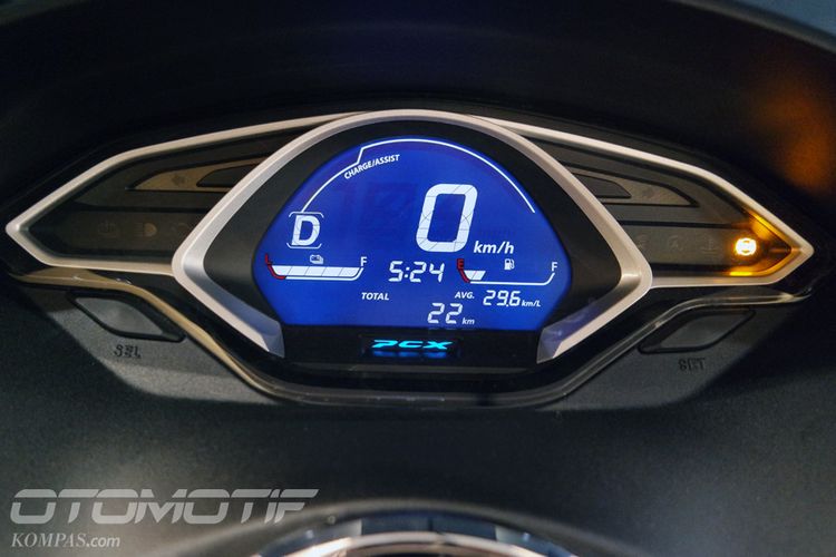 Instrument cluster pada Honda PCX Hybrid.