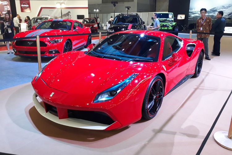 Ferrari 488 GTB 70th Anniversary dibanderol Rp 12,5 miliar on the road Jakarta.