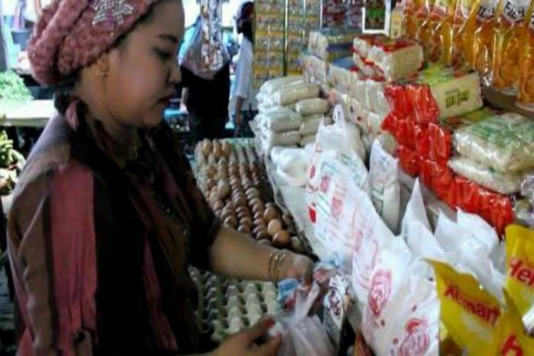 WAJIB DI KONTROL : Kenaikan Harga sembako perlu di kontrol Tim Pengendali Inflasi Daerah agar harga tetap wajar. Foto : Dokumen Kompas.Com