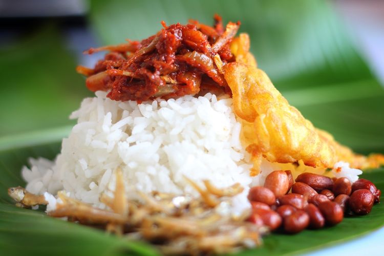 Ilustrasi nasi lemak, makanan khas Malaysia.