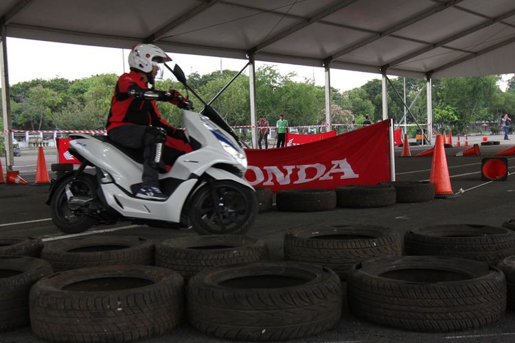 Test Ride Honda PCX Listrik