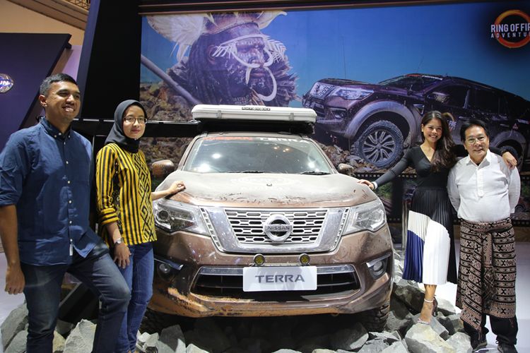 Nissan Terra yang digunakan untuk menjelajah tanah Papua