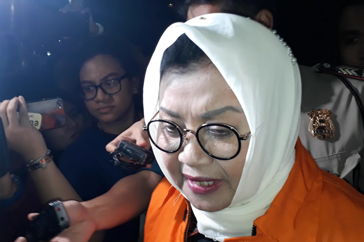Komisi Pemberantasan Korupsi menahan Bupati Subang Imas Aryumningsih di Rutan Cabang KPK, Kamis (15/2/2018).