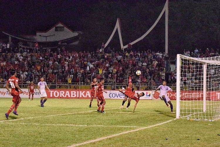 Gol salto Mardiono mengantarkan Semen Padang Mengalahkan Persita